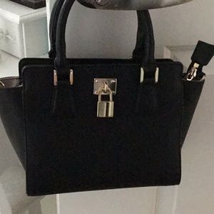 Angela Roi Sunday Mini